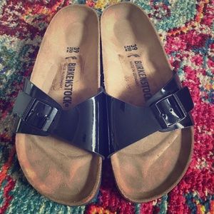Birkenstock Madrid Slides; Patent Black size 9 39